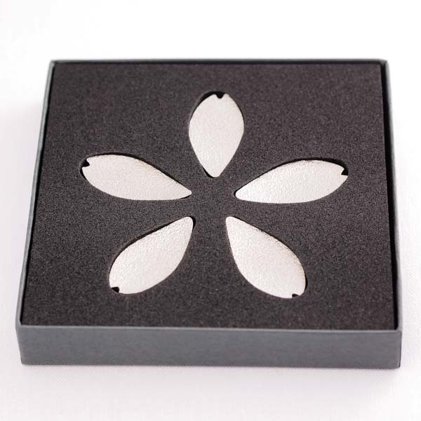 能作 箸置き 桜 5ケ入≪在庫確認後、10~14営業日程で出荷予定≫ ( 能作 ギフトセット 結婚祝い 箸休め はしおき おしゃれ 高岡銅器 )