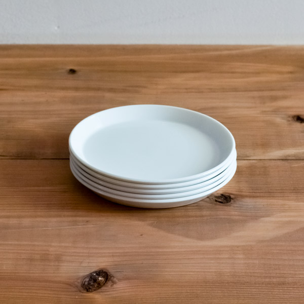 【送料無料】TY Round Plate White 80mm 5個セット≪13時までのご注文即日発送(5／7以降)≫ ( 1616 ／ arita japan あすつく 初任給 プレゼント 母の日 ラウンドプレート 食器 ホワイト 小皿 醤油皿 有田焼 )