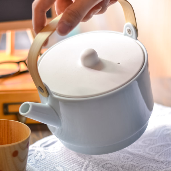 【送料無料】S＆B Tea Pot Light Blue 1個≪在庫確認後、7営業日程で出荷≫ ( 1616 ／ arita japan 紅茶 ハーブティー 日本茶 ティーライフ 人気 有田焼 )