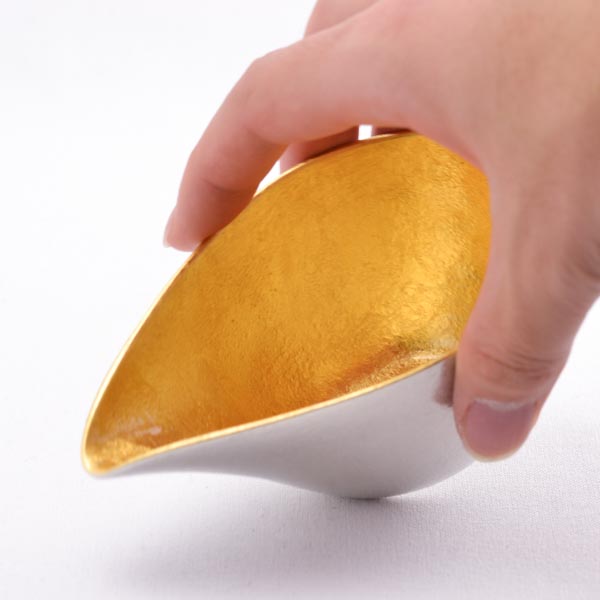 送料無料】 片口 金箔 大 1個 / 能作 初任給 プレゼント 母の日 酒器