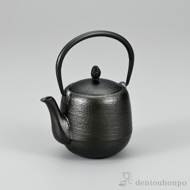 【送料無料】うるしPOT　 なつめ型 黒銀 400ｍｌ≪在庫確認後、7営業日程で出荷≫ ( ティーポット お茶 煎茶 日本茶 おすすめ 越前漆器 )