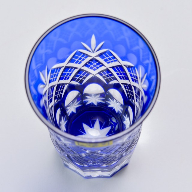 送料無料】 重ね矢来・菊底 一口ビール 瑠璃 江戸切子 / 田島硝子