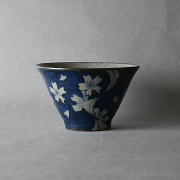 568碗 流水桜 / 和食 食器 おつまみ 朝食 煮物 波佐見焼 ≪在庫確認後