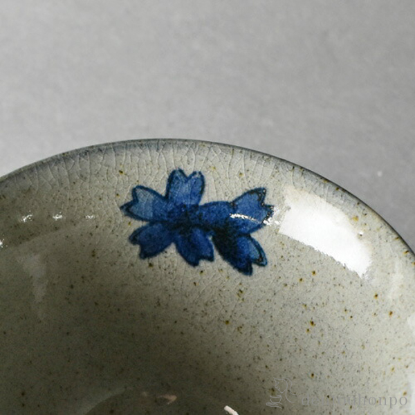 568碗 流水桜 / 和食 食器 おつまみ 朝食 煮物 波佐見焼 ≪在庫確認後