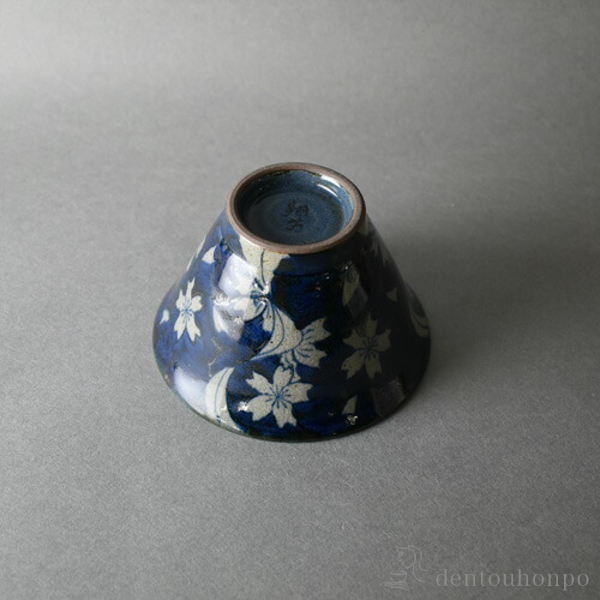 568碗 流水桜 / 和食 食器 おつまみ 朝食 煮物 波佐見焼 ≪在庫確認後