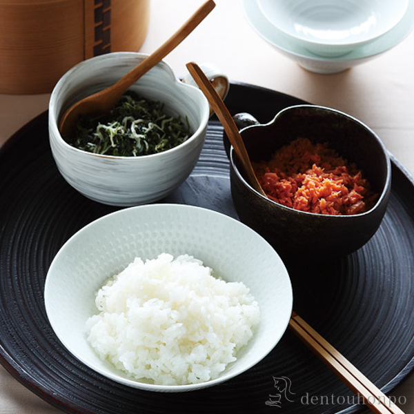 新品 波佐見焼 富士碗 おしゃれ 有田焼 カンナ彫り 手彫り 一真窯 ご飯茶碗 オシャレでカラフルな富士山の形をした「富士碗」4色 No,1朱