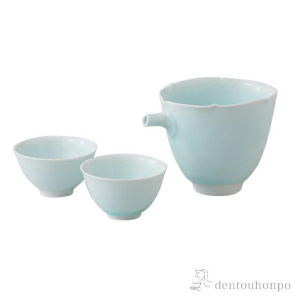 半酒器 青磁 ぐい呑2個・注器1個セット≪在庫確認後、10~14営業日程で出荷≫ ( 初任給 プレゼント 母の日 酒器 日本酒 冷酒 プレゼント 人気 波佐見焼 )