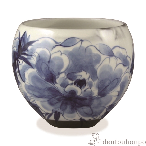 【送料無料】お茶呑茶碗 染付草花 染付牡丹≪在庫確認後、1~3営業日で出荷≫ ( 名入れ有料 母の日 プレゼント 初任給 湯のみ ゆのみ 湯飲み カップ プレゼント 清水焼 京焼 )