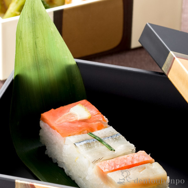 時代漆重箱 金箔装飾 5段 時代漆重箱 金箔装飾 5段 時代漆重箱 金箔装飾 5段