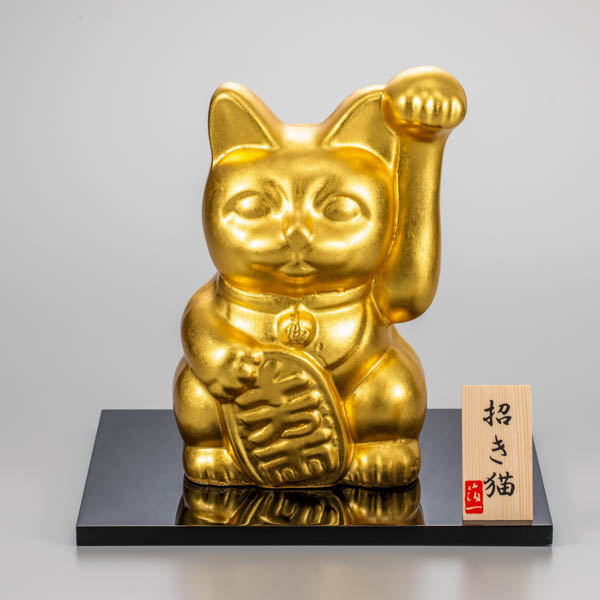 【送料無料】開運 招き猫 左手 L≪在庫確認後、1~3営業日で出荷≫ ( 箔一 木札名入れ有料 置物 幸運 開運 開店祝い 風水 金沢金箔 )