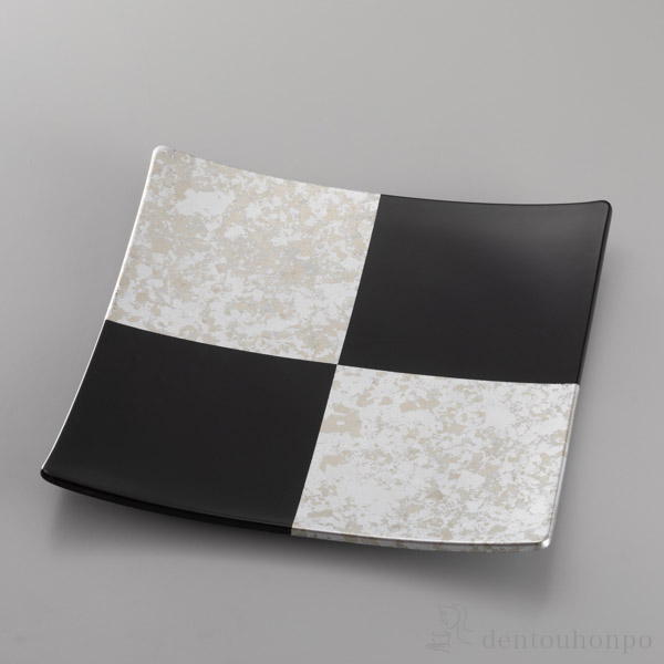 【送料無料】市松　スクエアプレート L 銀黒≪在庫確認後、1~3営業日で出荷≫ ( 箔一 母の日 プレゼント 初任給 おしゃれ ブランド せんす 和柄 うちわ 金沢金箔 )