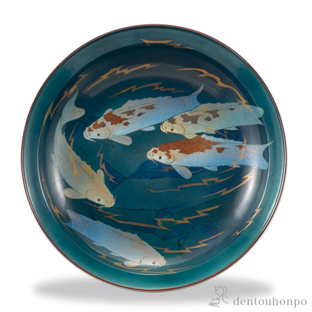 【送料無料】飾皿 遊鯉 12.5号≪在庫確認後、1~3営業日で出荷≫ ( 木箱名入れ有料 木札名入れ有料 置物 飾皿 スタンド 絵皿 贈り物 九谷焼 )