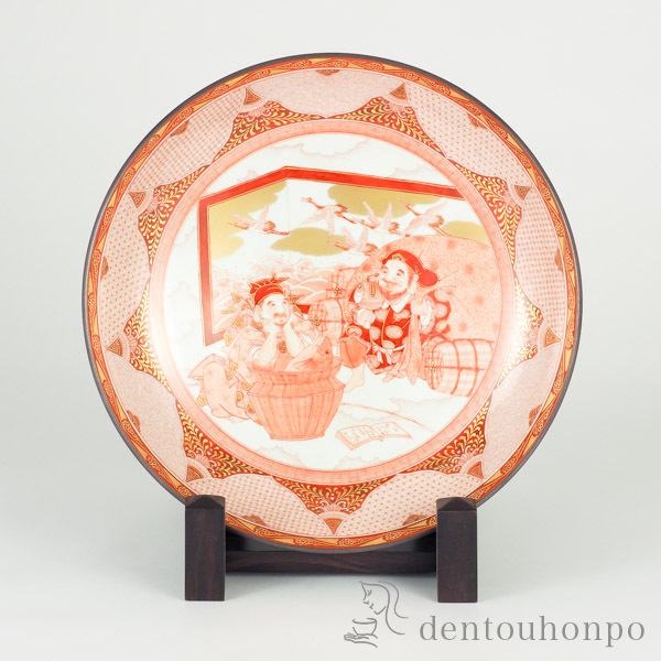 【送料無料】九谷焼 飾皿 赤絵恵比寿大黒 10号 限定品≪在庫確認後、通常即日で出荷※5／7以降≫ ( 木箱名入れ有料 木札名入れ有料 置物 飾皿 スタンド 絵皿 贈り物 九谷焼 )