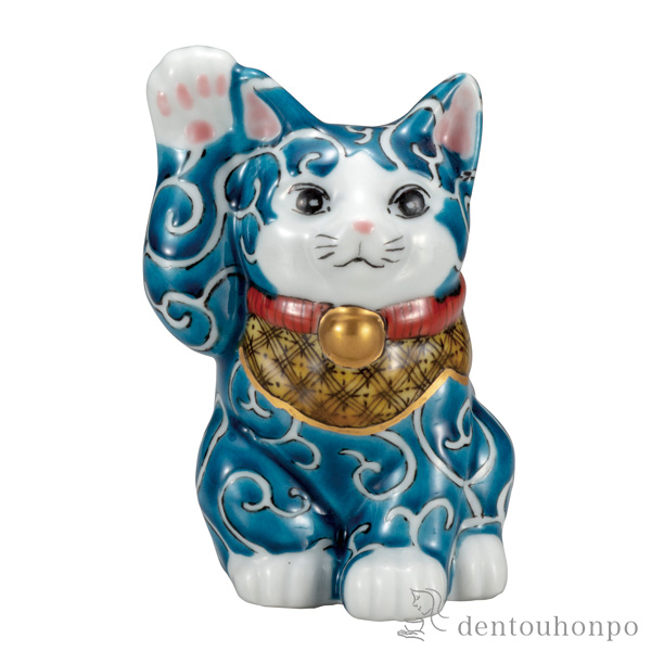 【送料無料】招き猫 色絵唐草 4号≪在庫確認後、通常即日で出荷≫ ( 木札名入れ有料 退職祝い 定年 置物 幸運 開運 まねきねこ 風水 九谷焼 )