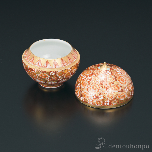 送料無料】 玉香合 赤絵金襴花詰紋 / 茶器 抹茶 湯沸かし 茶室 人気 