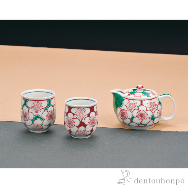 送料無料】 憩い揃 青梅赤梅 / 退職祝い 定年 茶器セット 急須 湯呑み 