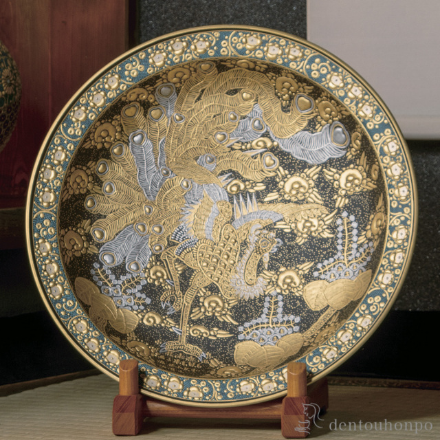 【送料無料】飾皿 本金盛鳳凰図 13.5号 組立式皿立付≪在庫確認後、通常即日で出荷≫ ( 置物 飾皿 スタンド 絵皿 贈り物 九谷焼 )