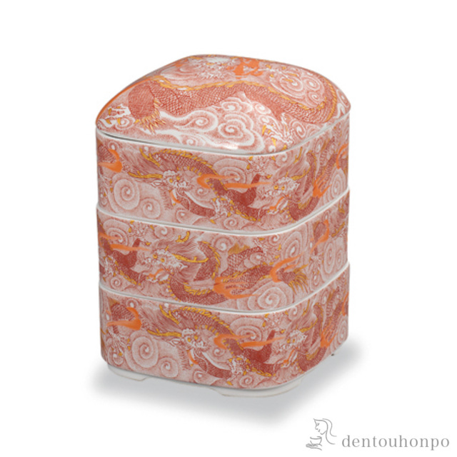 【送料無料】三段重 赤絵籠≪在庫確認後、1~3営業日で出荷≫ ( おせち 運動会 漆塗り お正月 人気 九谷焼 )