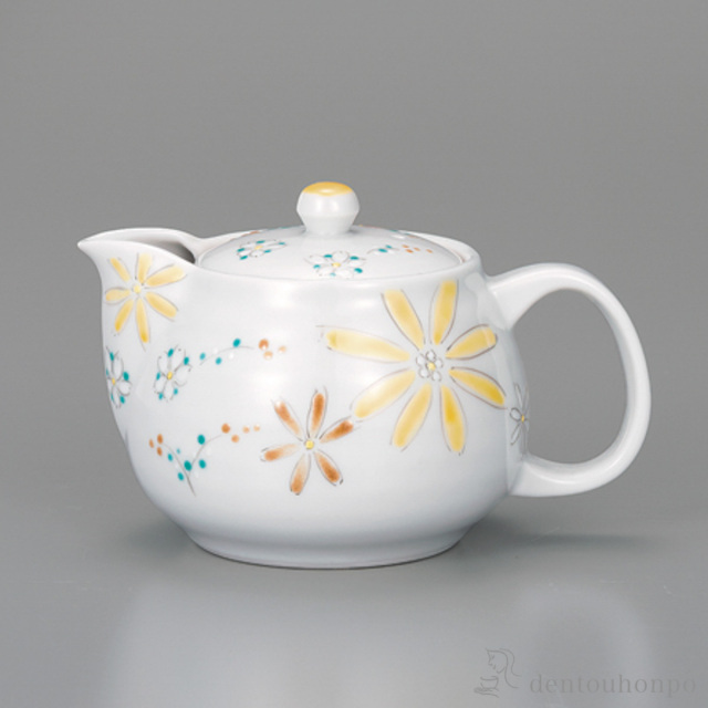 煎茶道具　九谷焼　赤絵金彩　窓絵花文　急須　煎茶碗　五客　時代箱付　HR9695 ポット急須 色絵花文 黄 茶こし付 / ティーポット お茶 煎茶 日本茶