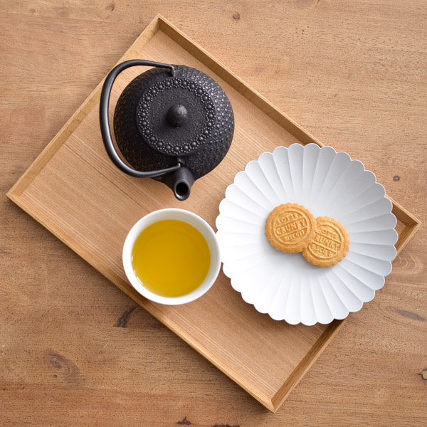 急須 亀甲 黒 3型 320ml 茶こし付き / 岩鋳 取っ手付き 茶こし付き