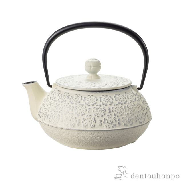 【送料無料】急須5型 桜 銀／麻色 茶こし付≪売り切れました≫ ( 岩鋳 ティーポット お茶 煎茶 日本茶 おすすめ 南部鉄器 )
