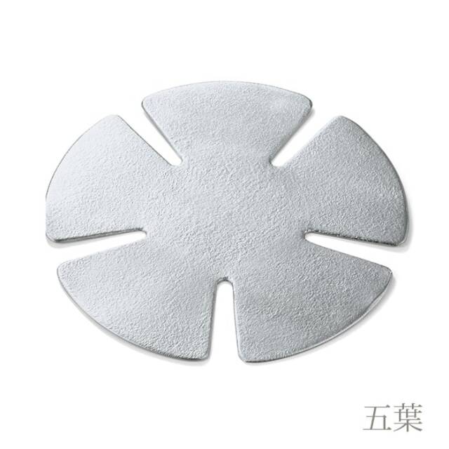 【送料無料】トレー 五葉 大≪在庫確認後、21営業日程で出荷≫ ( 能作 母の日 プレゼント 初任給 プレート 醤油皿 豆皿 和食 洋食 高岡銅器 )