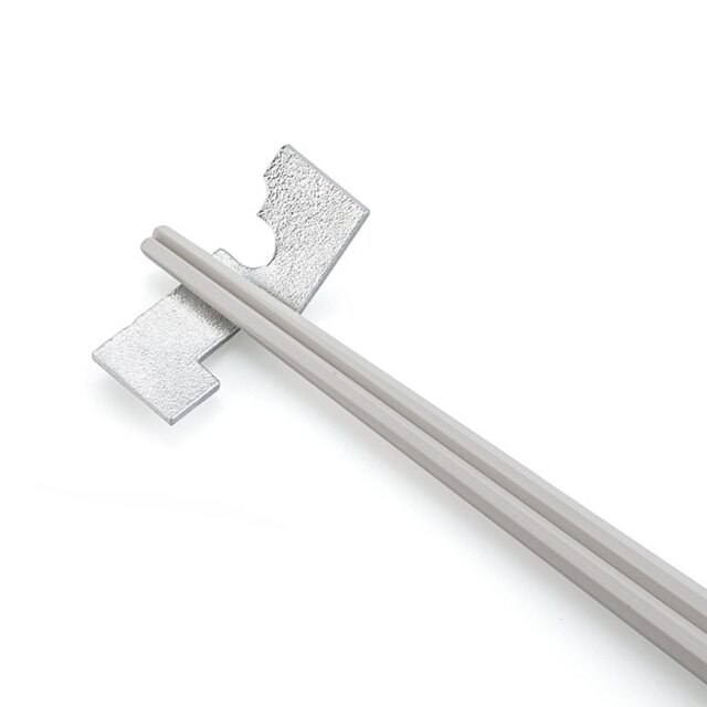 【送料無料】箸置 つながる ハート 3個入り 桐箱入り≪在庫確認後、10~14営業日程で出荷予定≫ ( 能作 木箱名入れ有料 ギフトセット 結婚祝い 箸休め はしおき おしゃれ 高岡銅器 )