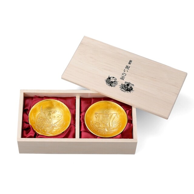 昭和五年と昭和45年の銀盃・2個セット。【入れもん無し、美品。】。 楽天市場】【送料無料】純銀盃 組銀盃 5寸 三ツ組 : カナシチ