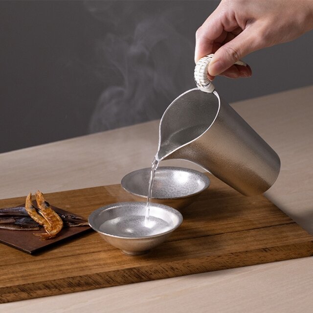 【送料無料】平杯・ちろりセット ちろり・Sサイズ 平杯2個・ちろり1個≪在庫確認後、10~14営業日程で出荷予定≫ ( 能作 名入れ有料 酒器 日本酒 冷酒 プレゼント 人気 高岡銅器 )