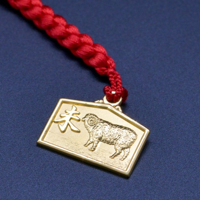 根付　絵馬未　18金 根付 未 絵馬型｜18金製アクセサリー : HIKARI GALLERYヤフー店