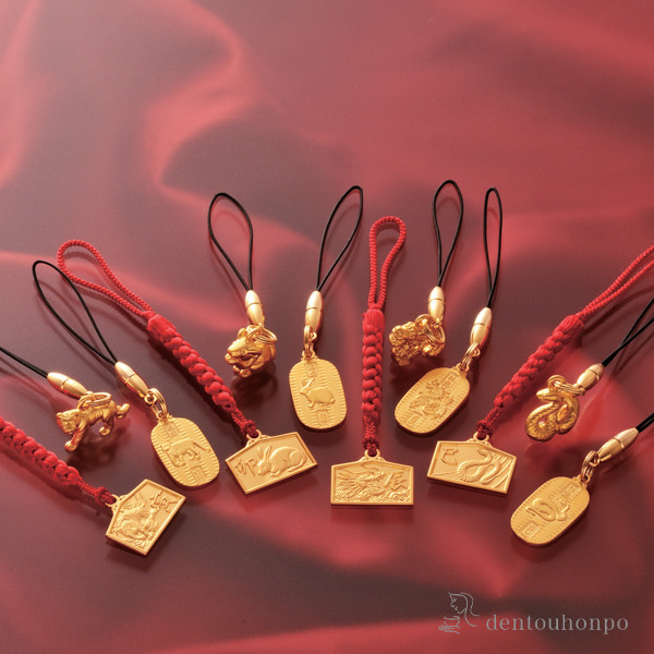 送料無料】 K18 根付 絵馬 申 / ストラップ 美術品 工芸品 おしゃれ