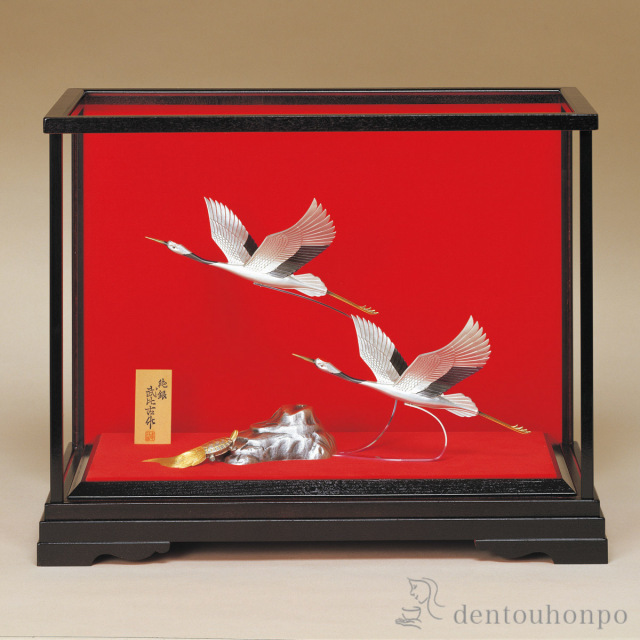 【送料無料】銀製 鶴 2羽 F 23g≪在庫確認後、10~14営業日程で出荷予定≫ ( 武比古 木札名入れ有料 高級 コレクション 美術品 工芸品 伝統 東京銀器（銀工芸） )