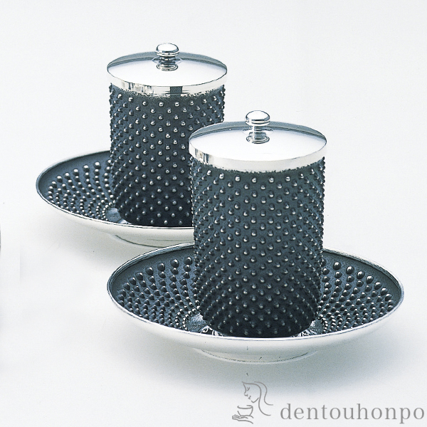 【送料無料】銀製 湯呑 霞 茶托付 大≪在庫確認後、10~14営業日程で出荷予定≫ ( 湯呑み 湯のみ セット 湯飲み おすすめ セット 東京銀器（銀工芸） )