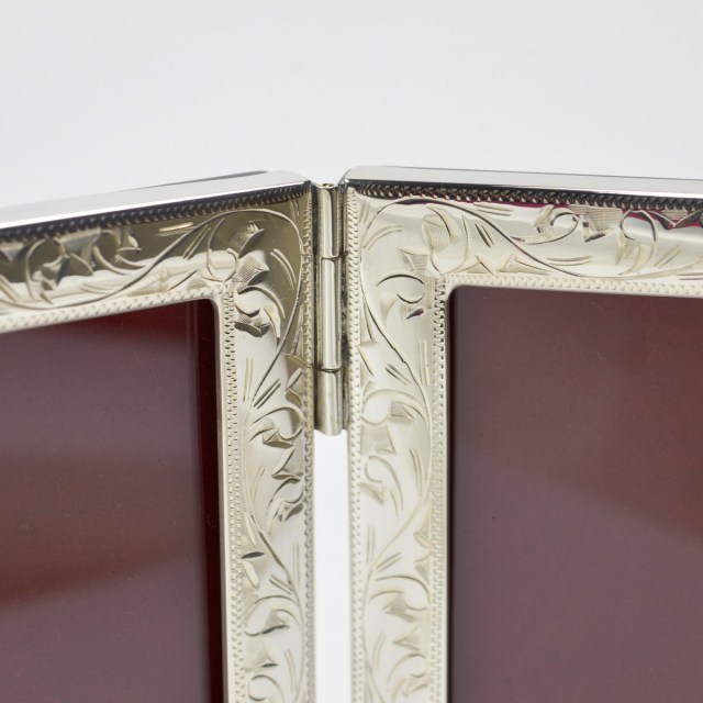 送料無料】 銀製 写真立 洋彫ダブル D 5.5インチ / 写真立て フォト