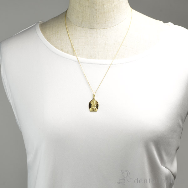 送料無料】 十八金製 お守りご本尊ペンダント 大日如来 未・申年