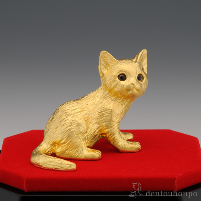 金色の招き猫 木製彫刻 約25cm 招き猫 まねき猫 純金製 置物 商売繁盛 開店祝い 金運アップ 金