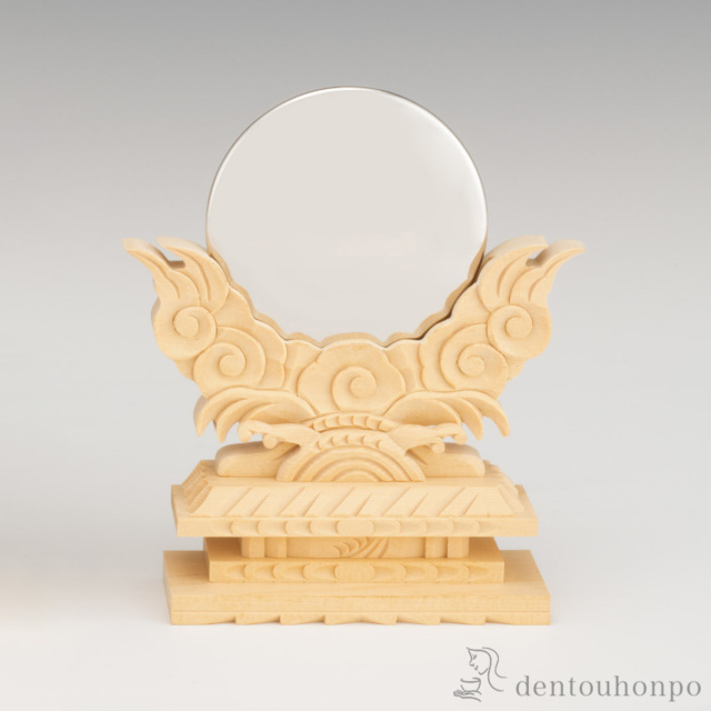 【送料無料】純プラチナ 御神鏡 2.5号 110g≪1ヶ月程で出荷予定≫ ( 木札名入れ有料 神社 神道 ブランド おすすめ 人気 東京銀器（金工芸） )