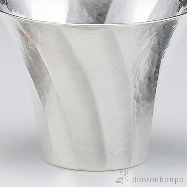 送料無料】 純銀 ぐい呑み 斜め立筋 45g / 高級 コレクション 美術品