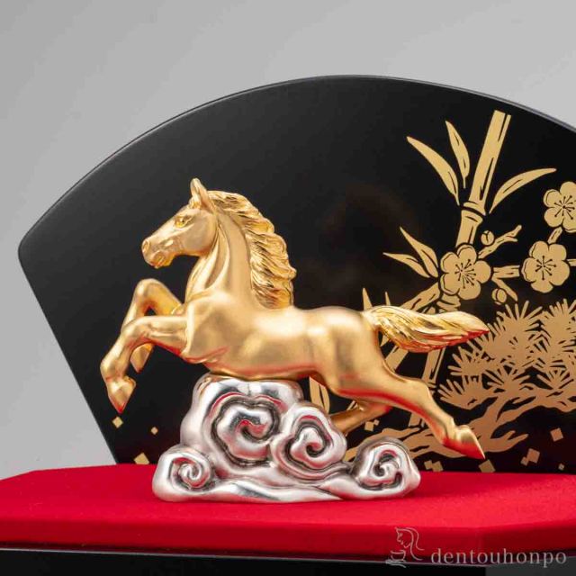 送料無料】 純金製 福来 「午」 K24 15g 小 ガラスケース付き / お正月