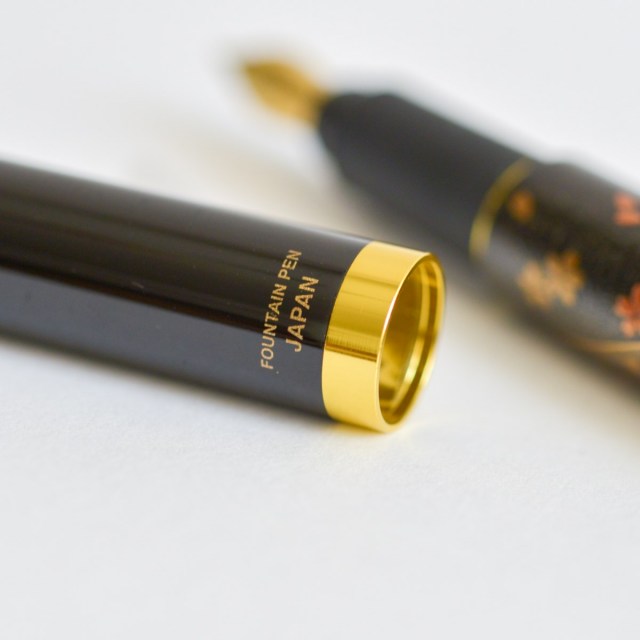 PILOT万年筆　蒔絵　赤富士　化粧箱付 蒔絵万年筆 PILOT(パイロット) 平蒔絵 赤富士 万年筆 M 中字