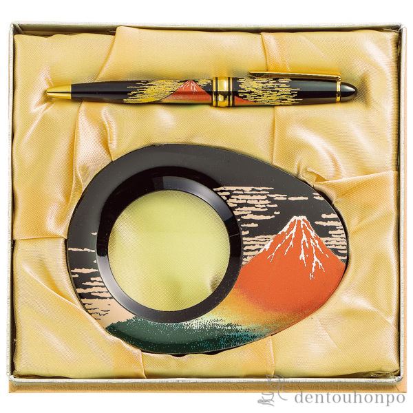 【送料無料】漆芸ルーペ・ボールペンセット 赤富士（B）≪在庫確認後、1~3営業日で出荷≫ ( 名入れ有料 ライト付き LED 読書 携帯 人気 山中漆器 )