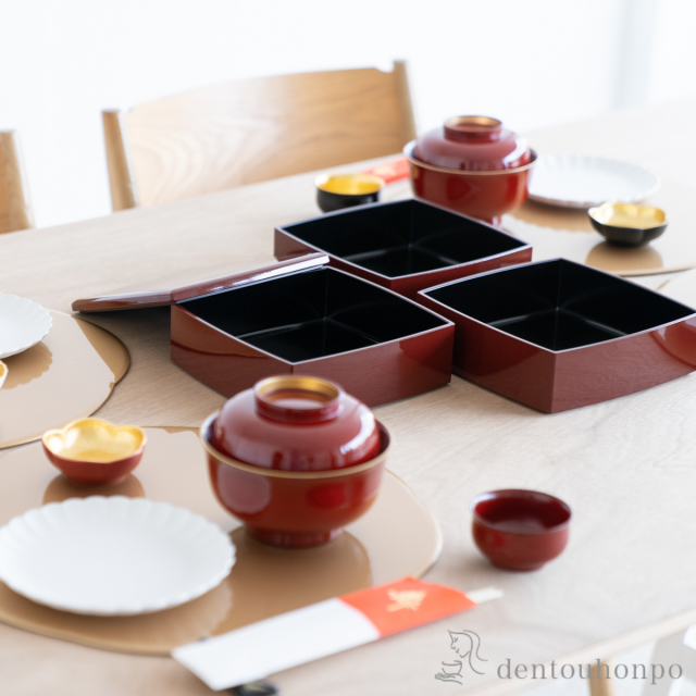 送料無料】 胴張三段重 吟朱 小 / お正月 新年 おせち 運動会 漆塗り