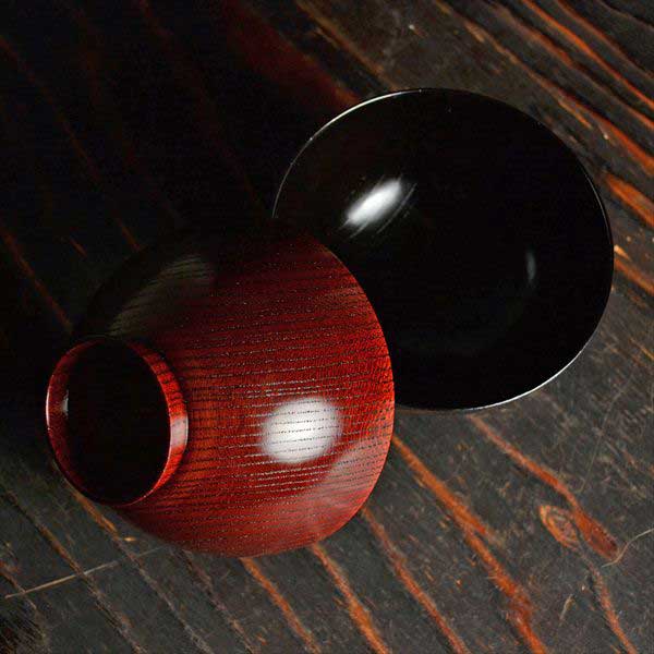 漆器 赤い椀 2個セット 金色の花模様 漆器 赤い椀 2個セット 金色の花模様 漆器 赤い椀 2個セット