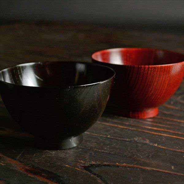 一蘭謹製 漆器 茶碗 黒色 赤い箱入り 一蘭謹製 漆器 茶碗 黒色 赤い箱入り