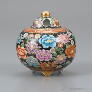 【送料無料】香炉 黒地花詰 4号≪在庫確認後、1~3営業日で出荷≫ ( 木箱名入れ有料 お香 線香 リラックス 仏具 人気 九谷焼 )