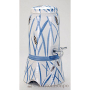 【送料無料】九谷焼 サーバー 麦の図 陶製台付≪在庫確認後、通常即日で出荷≫ ( 和窯 プレゼント 芋焼酎 麦焼酎 米焼酎 人気 九谷焼 )