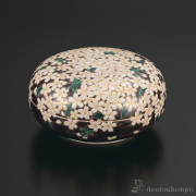 【送料無料】飾陶箱 春模様≪在庫確認後、1~3営業日で出荷≫ ( 木箱名入れ有料 木札名入れ有料 手作り サイドテーブル チェスト リビング 人気 九谷焼 )