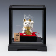 【美品】ネコ　猫　招き猫　九谷　置物　インテリア　工芸品　美術品　A1239 美品】猫 招き猫 染付 花紋 置物 インテリア 工芸品 美術品 A3051