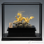 【送料無料】純金 青雲吉祥龍 B 400g≪1ヶ月程で出荷予定≫ ( 木札名入れ有料 高級 コレクション 美術品 工芸品 伝統 東京銀器（金工芸） )
