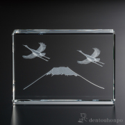 【送料無料】長角クリスタル飾り 富士に鶴≪在庫確認後、1~3営業日で出荷≫ ( 木札名入れ有料 退職祝い 定年 置物 幸運 風水 縁起物 人気 山中漆器 )